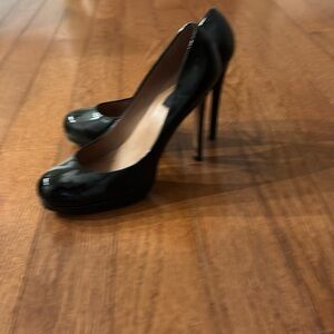 Ann Taylor size 8 patent heel